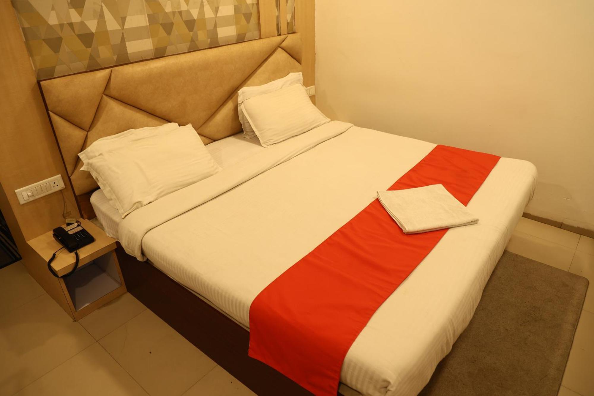 Hotel Bhubaneswari Classic Brahmapur Экстерьер фото